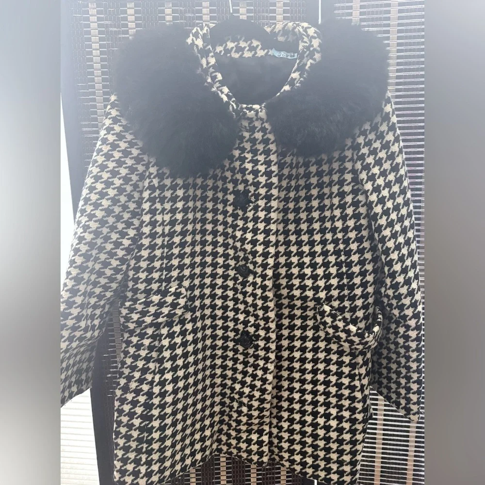 Beautiful Vintage Houndstooth Coat. - Picture 2 of 9